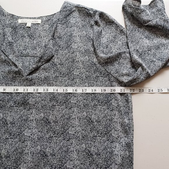 Daniel Rainn V-neck ¾ Sleeve Printed Blouse - Picture 10 of 15